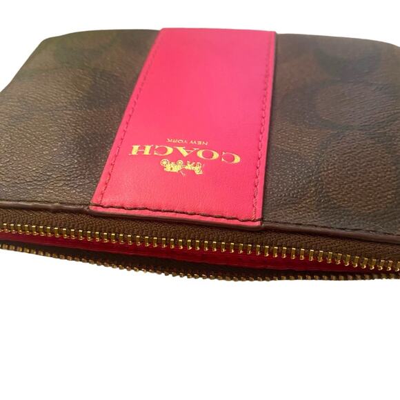 Women's Coach Brown and Pink Signature Wristlet Leather Concert Purse - Picture 7 of 7
